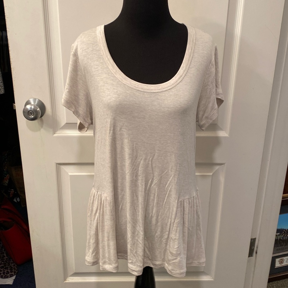 New cabi hangout tee M